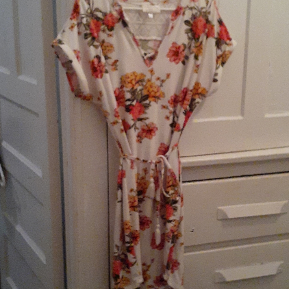 Its summer dress for a lady. (Brand new)